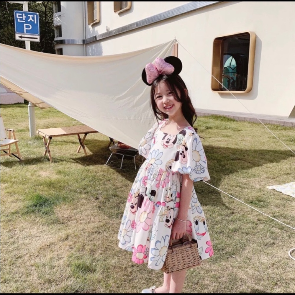 Minnie Mouse and Daisy Duck floral dress - Picture 5 of 11